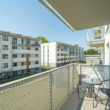 Bagry - Parking, Balcony, Workspace - By Rentujemy Апартаменты