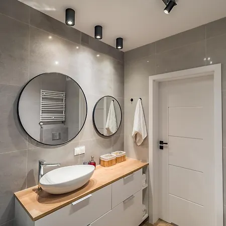 Apartamento Bagry - Parking, Balcony, Workspace - By Rentujemy Cracóvia