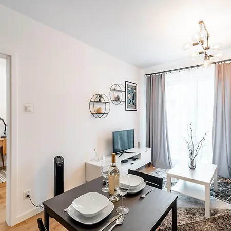 Bagry - Parking, Balcony, Workspace - By Rentujemy Apartamento